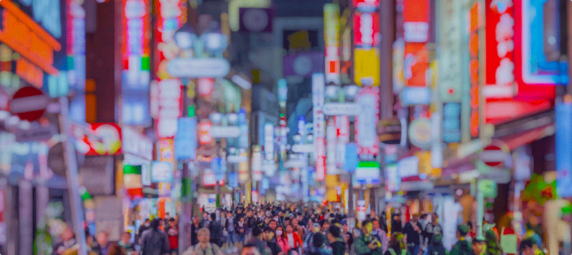 mouvement de foule à shibuya, une rue importante pour le commerce en asie mouvement de foule à shibuya au japon, un symbole économique en asie
